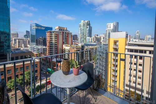 1130-350 11th Ave, San Diego, CA, 92101-5626 | Card Image