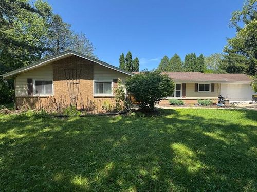 16019570 Sherman Rd, Jackson, WI, 53037-9520 | Card Image