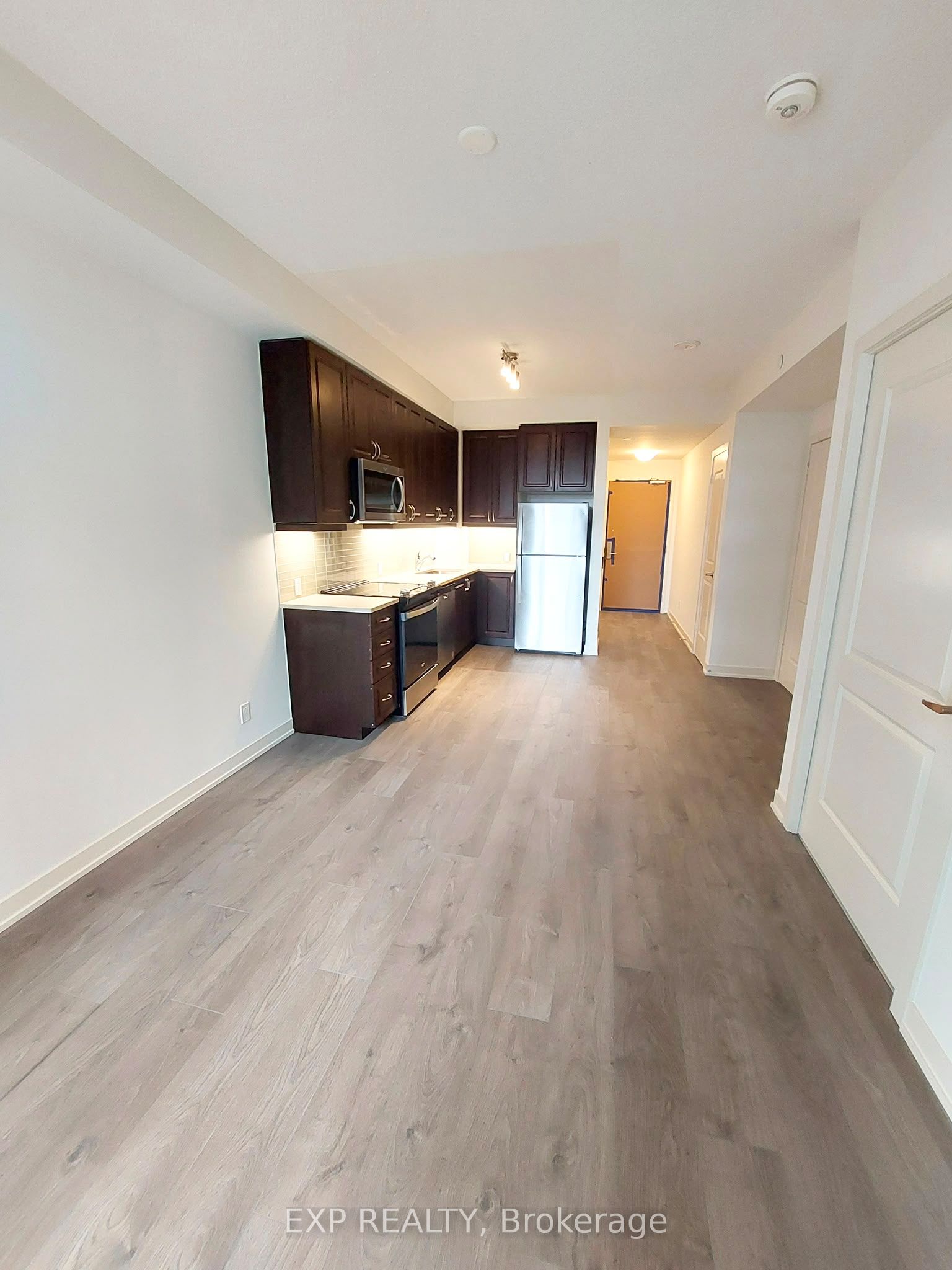 Residential Lease in Toronto C14 4