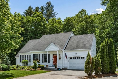 32 Peacock Brook Ln, Amherst, NH, 03031-2873 | Card Image