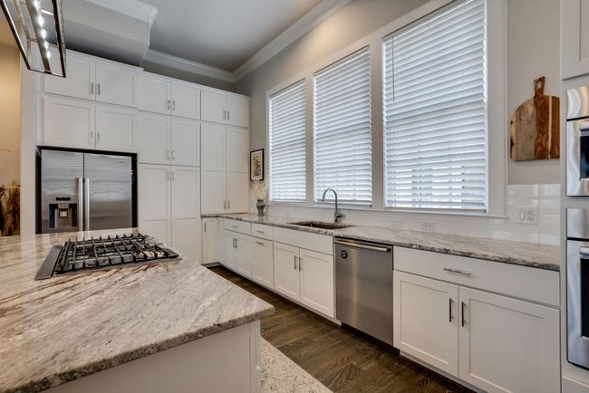 14985 Oak St, Townhouse with 3 bedrooms, 4 bathrooms and null parking in Addison TX | Image 6