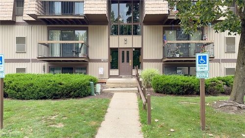 n2-9771 Sunrise Blvd, North Royalton, OH, 44133-3454 | Card Image