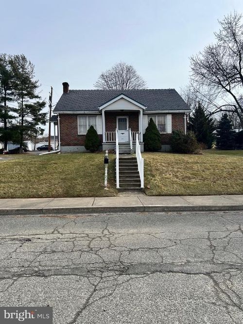 23 S Buttonwood Street, MACUNGIE, PA, 18062 | Card Image