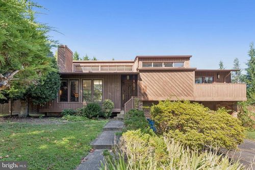 1684 Chain Bridge Rd, MCLEAN, VA, 22101-4312 | Card Image