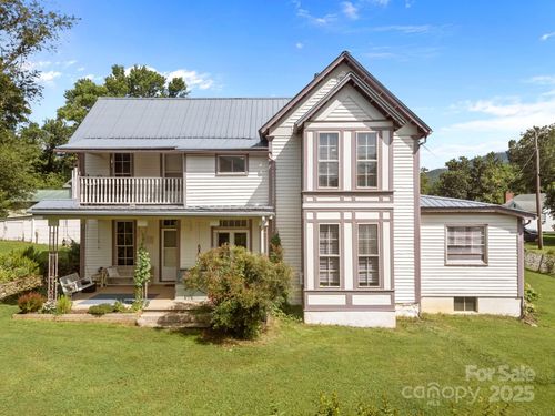 133 Lawson St, Hot Springs, NC, 28743-9241 | Card Image