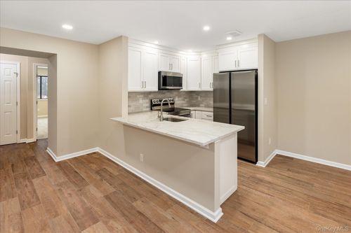 apt-i-98 Molly Pitcher Ln, Yorktown Heights, NY, 10598-1533 | Card Image
