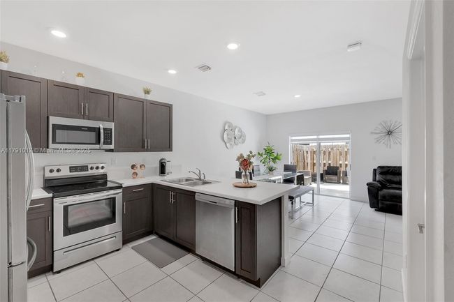 2679 Se 13 Th Ct, Townhouse with 3 bedrooms, 3 bathrooms and null parking in Homestead FL | Image 18