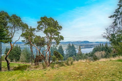 124 David Cres, Salt Spring Island, BC, V8K2H4 | Card Image