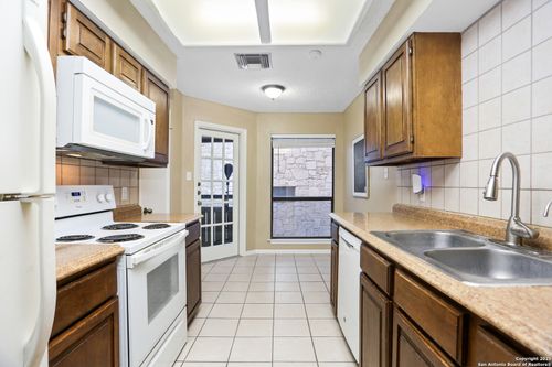 1203-7738 Chambers Rd, San Antonio, TX, 78229-2668 | Card Image