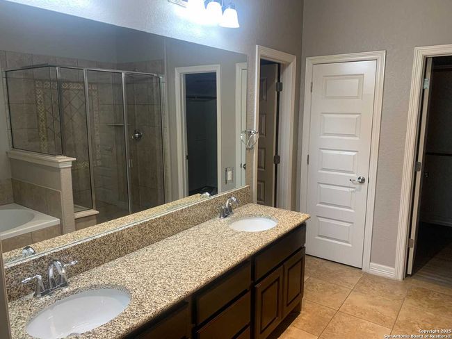 594 Carriage House, House other with 4 bedrooms, 2 bathrooms and null parking in Spring Branch TX | Image 10