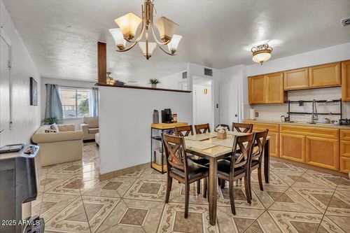 6516 W Cheery Lynn Rd, Phoenix, AZ, 85033-5226 | Card Image