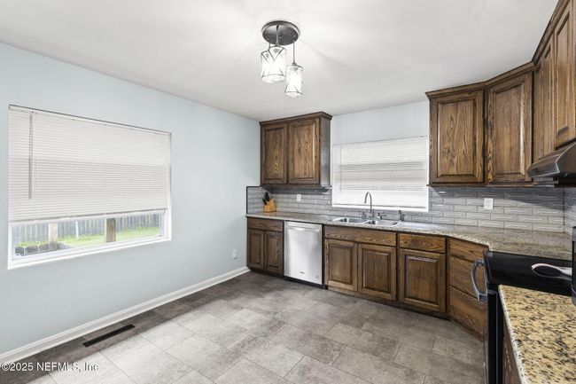 123 North Blvd E, House other with 3 bedrooms, 3 bathrooms and null parking in MACCLENNY FL | Image 10