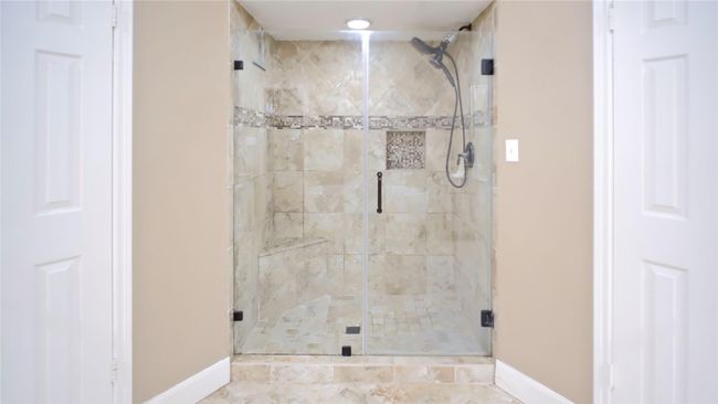 Standing shower | Image 14