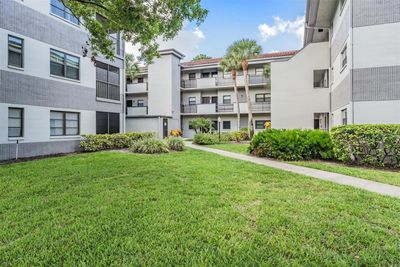 A105 - 2650 Countryside Boulevard, Condo with 2 bedrooms, 2 bathrooms and null parking in Clearwater FL | Image 2