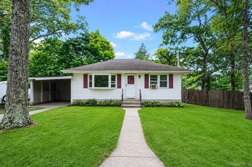 45 Dawn Rd, Rocky Point, NY, 11778-9602 | Card Image