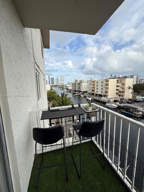 403-3536 Ne 168th St, North Miami Beach, FL, 33160-3591 | Card Image
