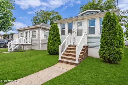79 Ideal Ave, North Middletown, NJ, 07748-5613 | Card Image
