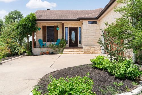 10105 Twin Lake Loop, Dripping Springs, TX, 78620-2631 | Card Image