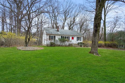 20 New County Rd, Airmont, NY, 10952-3522 | Card Image