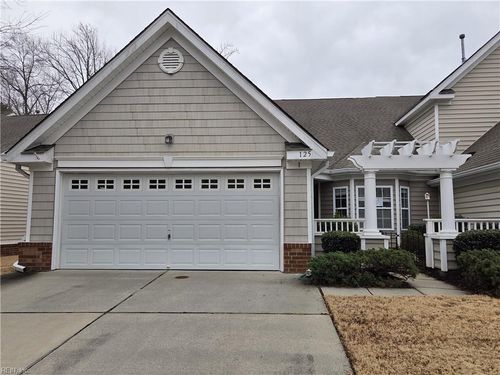 125 Lands End Ln, Carrollton, VA, 23314-3358 | Card Image