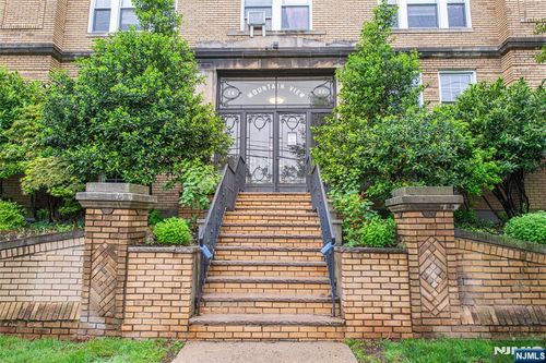 22 Saint Lukes Pl, Montclair, NJ, 07042-2126 | Card Image