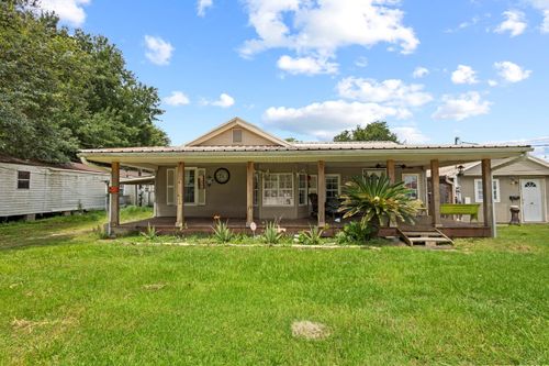 100 6th Ave, Nederland, TX, 77627-3215 | Card Image