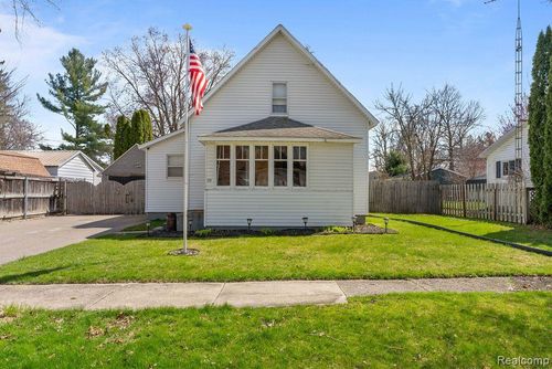 209 S Howard, Webberville, MI, 48892-5164 | Card Image