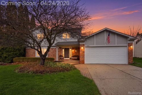 8750 Williamsport Dr, White Lake, MI, 48386-4384 | Card Image