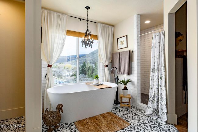 4611 S Cove Ln, Home with 3 bedrooms, 3 bathrooms and null parking in Daniel UT | Image 57