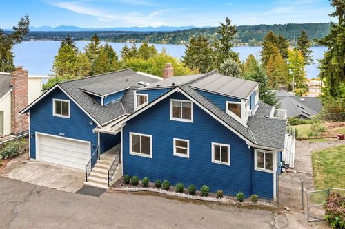 14516 37th Ave Ne, Lake Forest Park, WA, 98155-7802 | Card Image