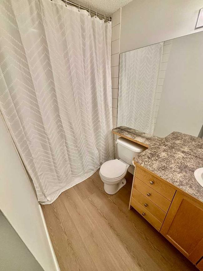 2203 - 13045 6 Street Sw, Condo with 2 bedrooms, 1 bathrooms and 1 parking in Calgary AB | Image 5