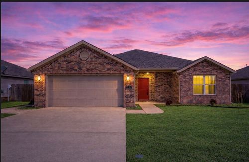 703 Olivia Ln, Centerton, AR, 72719-7808 | Card Image