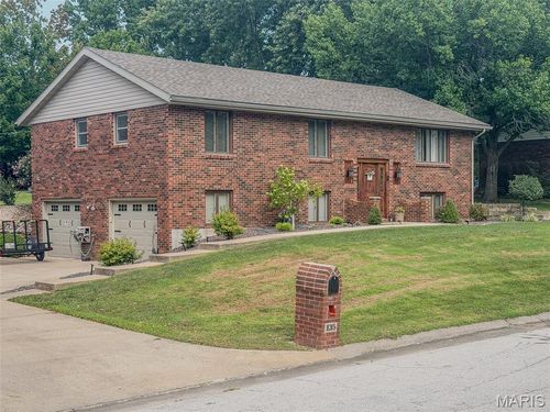 135 Pioneer Trl, Hannibal, MO, 63401-2707 | Card Image