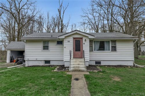 92 N Hartland St, Middleport, NY, 14105-9702 | Card Image