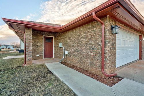 401 Debra Ct, Stillwater, OK, 74074-8341 | Card Image