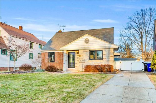 3337 W 162nd St, Cleveland, OH, 44111-1905 | Card Image