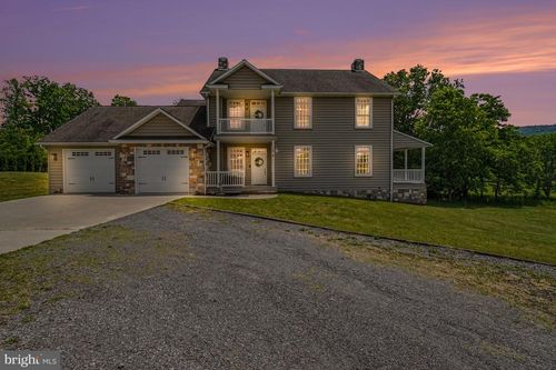 372 S Good Spring Rd, HEGINS, PA, 17938-9083 | Card Image