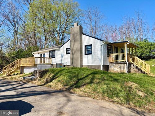 2504 Little Georgetown Rd, HEDGESVILLE, WV, 25427-5927 | Card Image