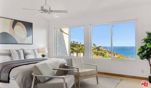 29672 Zuma Bay Way, Malibu, CA, 90265-4148 | Card Image