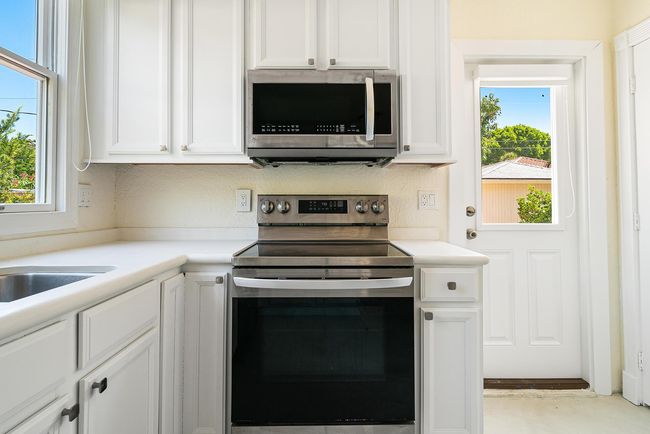 813 Avon Rd, House other with 4 bedrooms, 2 bathrooms and null parking in West Palm Beach FL | Image 12