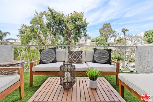 201-11918 Kiowa Ave, Los Angeles, CA, 90049 | Card Image