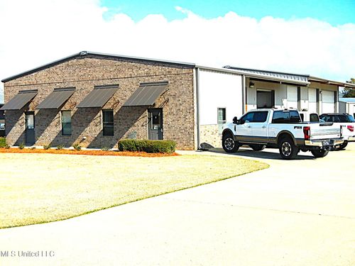 b-106 Aulenbrock Dr, Canton, MS, 39046-7038 | Card Image