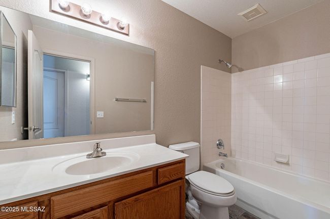 35-web-or-mls- Holly Berry-31 | Image 18