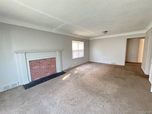 18457 Hoover St, Detroit, MI, 48205-2613 | Card Image