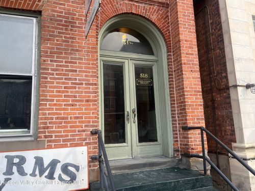 518 Warren St, Hudson, NY, 12534-2847 | Card Image