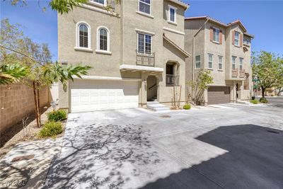 8968 Stephanie Jean Court, House other with 3 bedrooms, 2 bathrooms and null parking in Las Vegas NV | Image 3