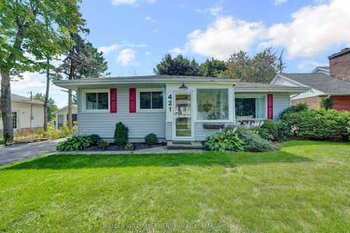 421 Bloomfield Main St, Prince Edward, ON, K0K1G0 | Card Image