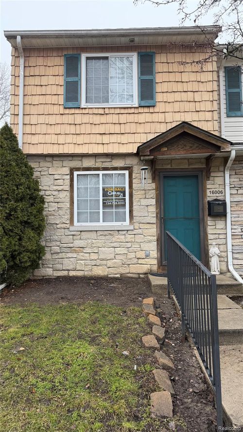 16006 Terrace Village Dr, Taylor, MI, 48180-4904 | Card Image