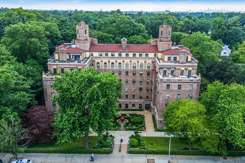 5a-160 Middle Neck Rd, Great Neck, NY, 11021 | Card Image