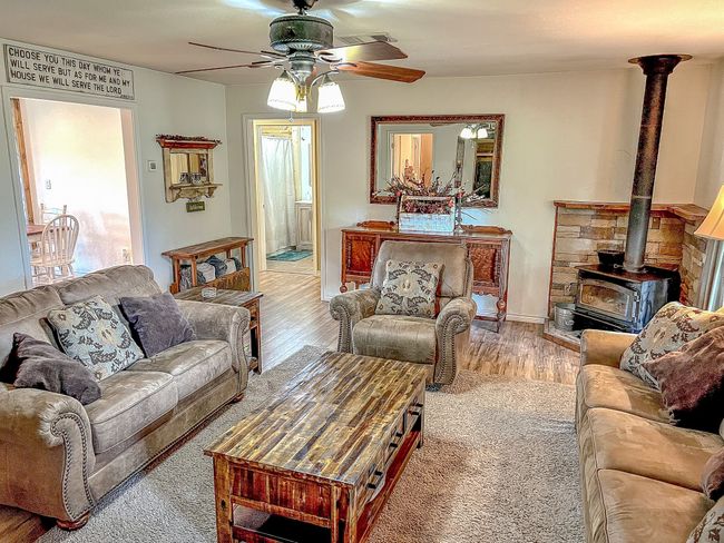 6861 County Road 4710, House other with 4 bedrooms, 2 bathrooms and null parking in Larue TX | Image 6